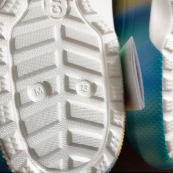 Mens Fully Lined Tie-Dye Classic Crocs Clogs NWT - Picture 3 of 7